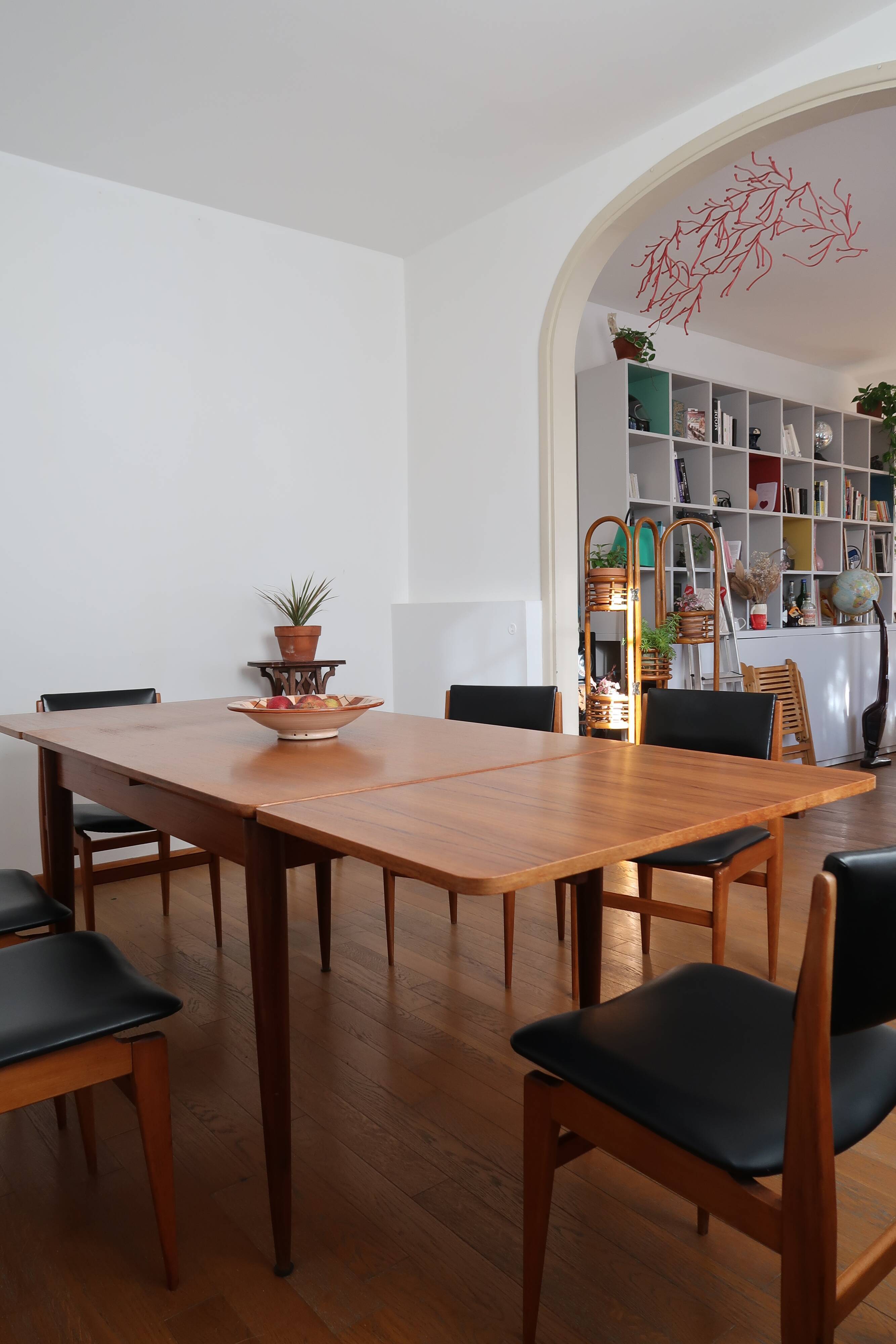 Vintage extendable Scandinavian table