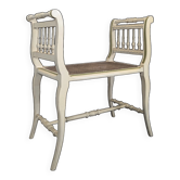 Banquette de piano Directoire en bois laqué crème cannée