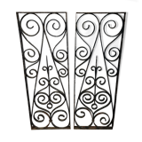Paire de grilles en fer forgé