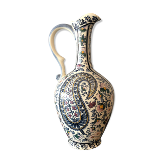 Old pitcher Gien