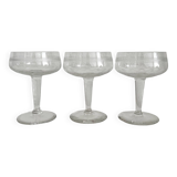 3 coupes à champagne anciennes en cristal décor gravé