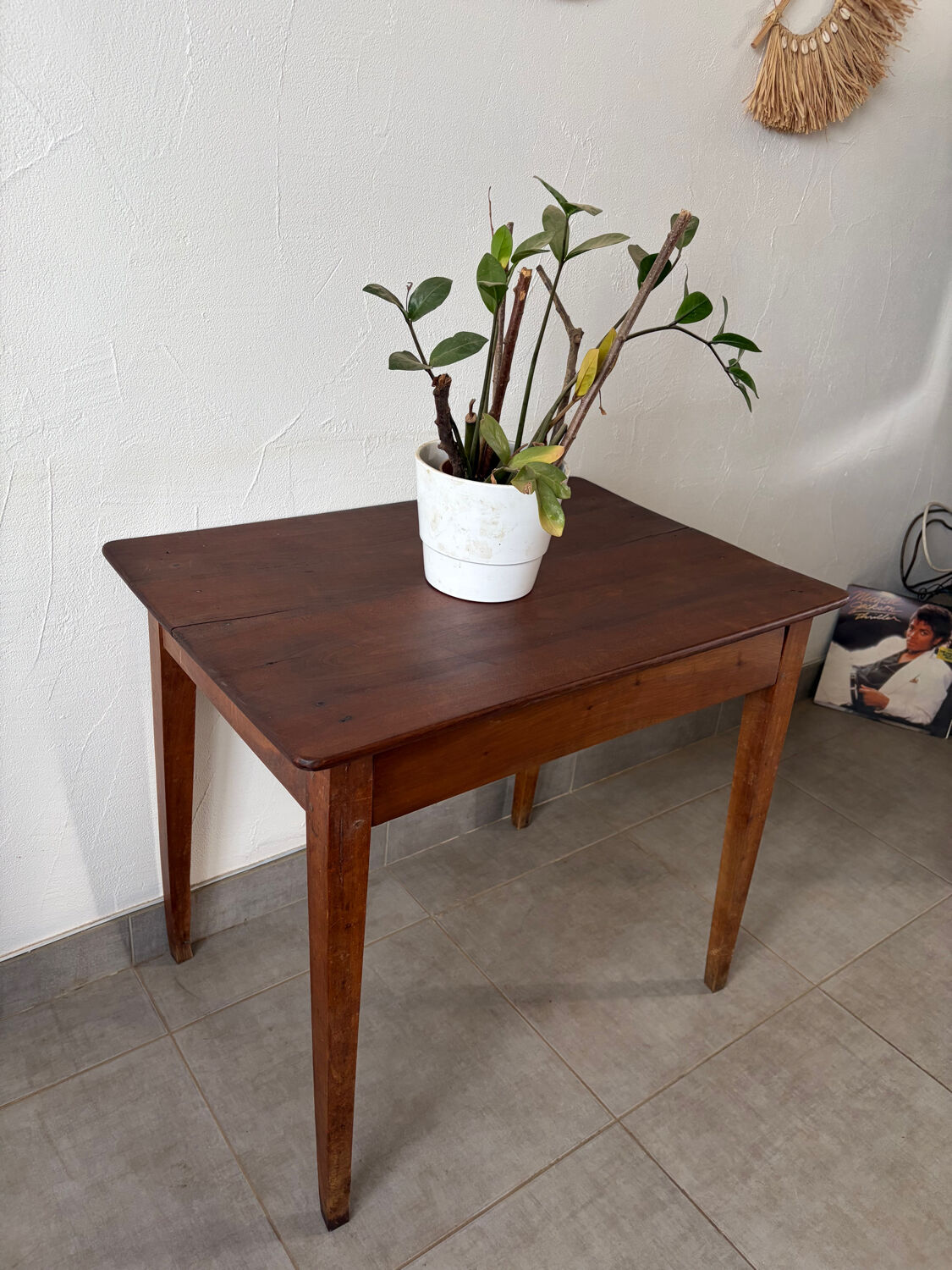 Charming vintage table/desk