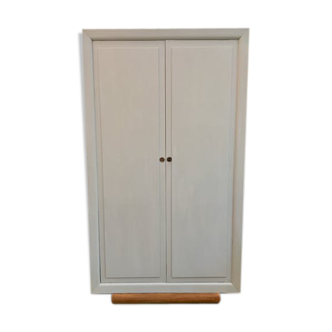 Armoire parisienne grise