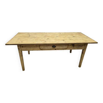 Farm table