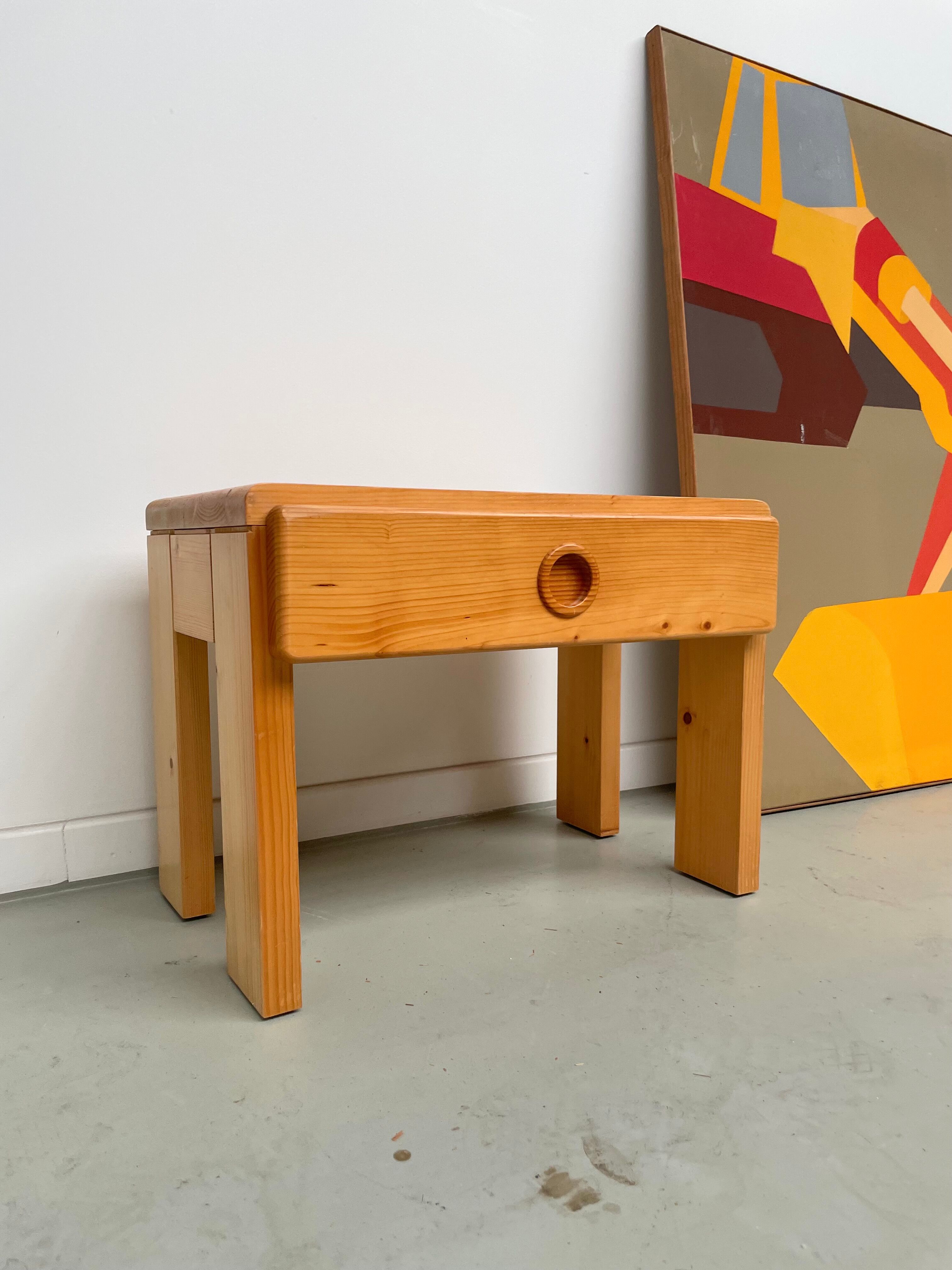 Bedside table in pine