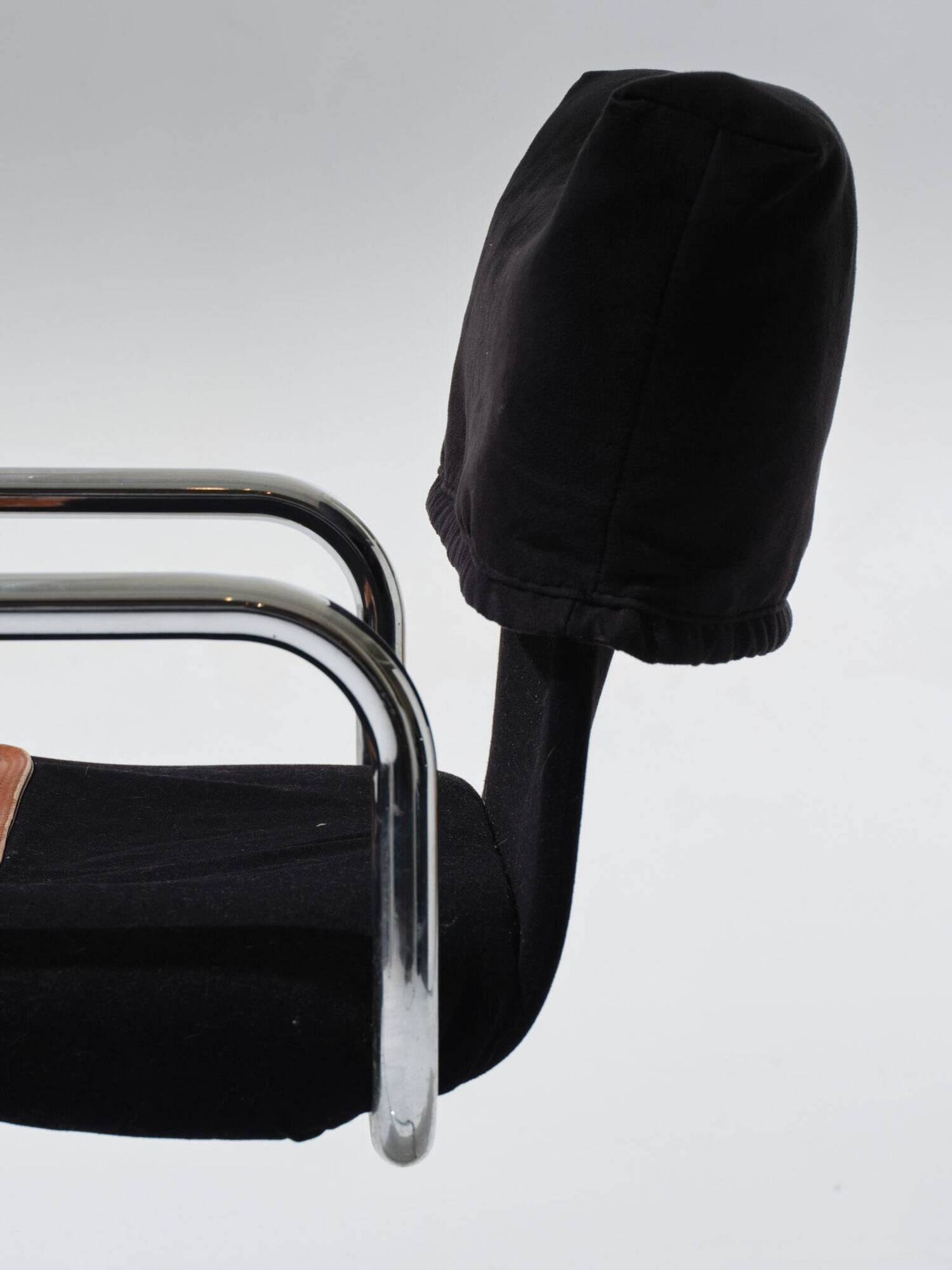 Pair of velvet and metal chairs, Guido Faleschini, 1970s