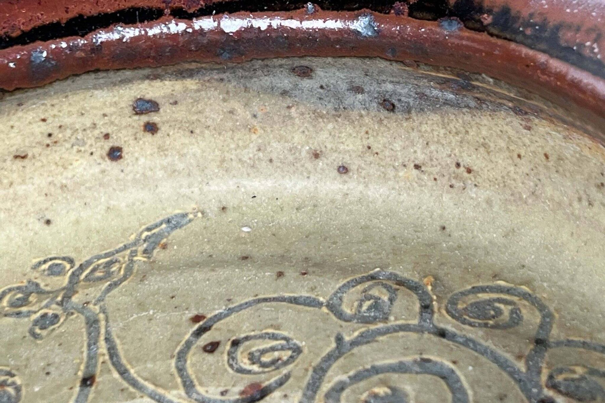 Mid-century modern Danish studio pottery bowl by Bente Lemche, 1960s.