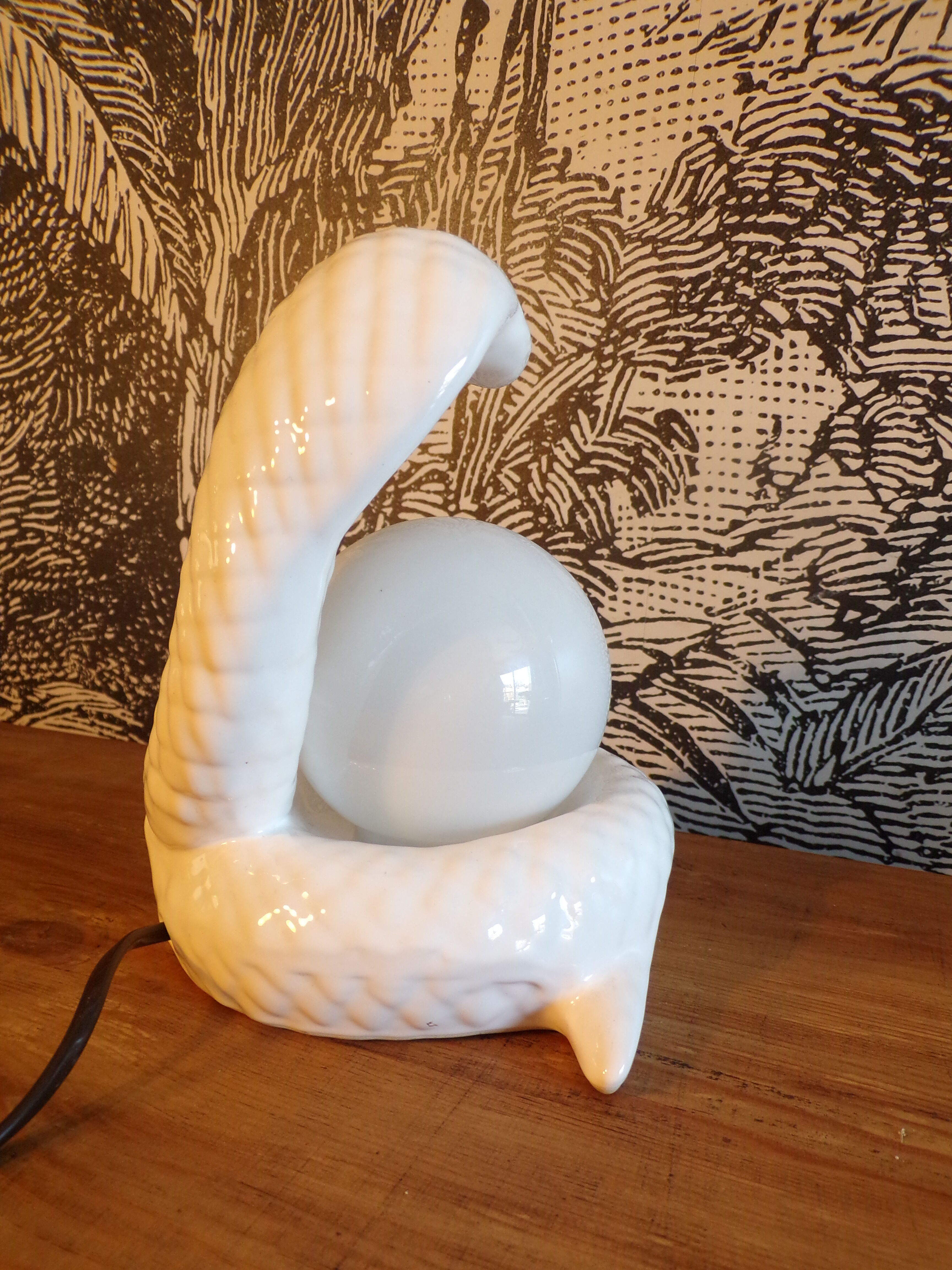 Ceramic cobra lamp