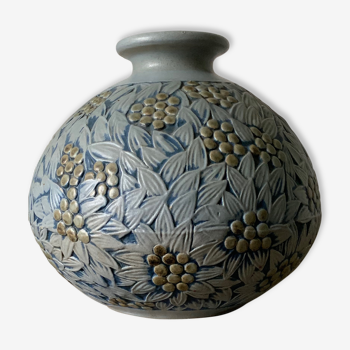 Vase Mougin bleu motif fleural et vegetale