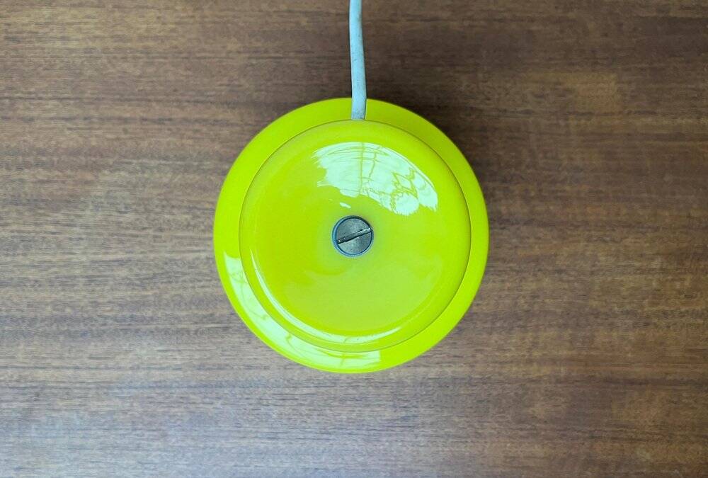 Mid-century yellow glass table lamp model 120 by Uno & Östen Kristiansson for Luxus, Vittsjö, Sweden, 1950s.