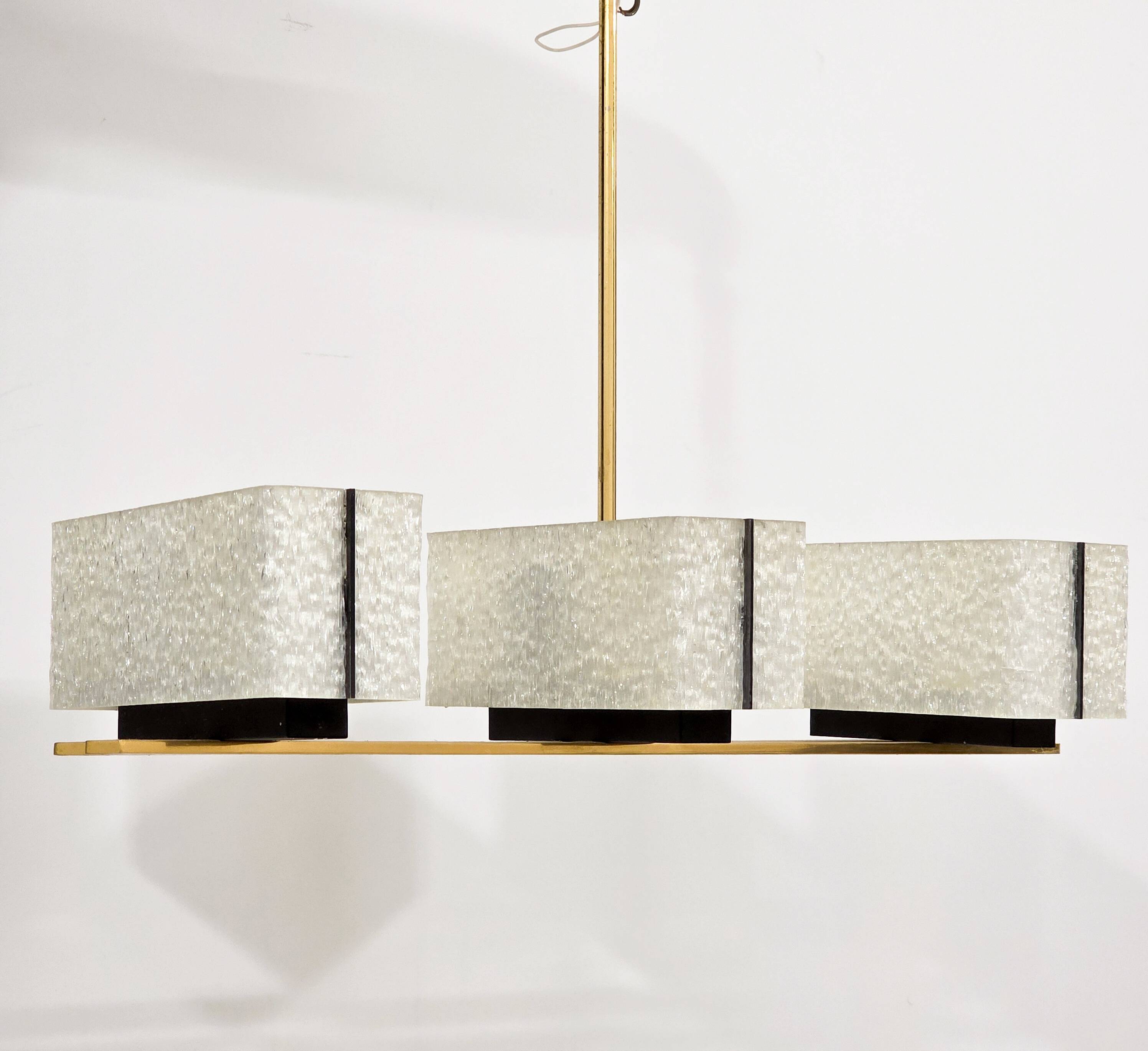 Vintage modernist chandelier in gilded brass – 1970s design