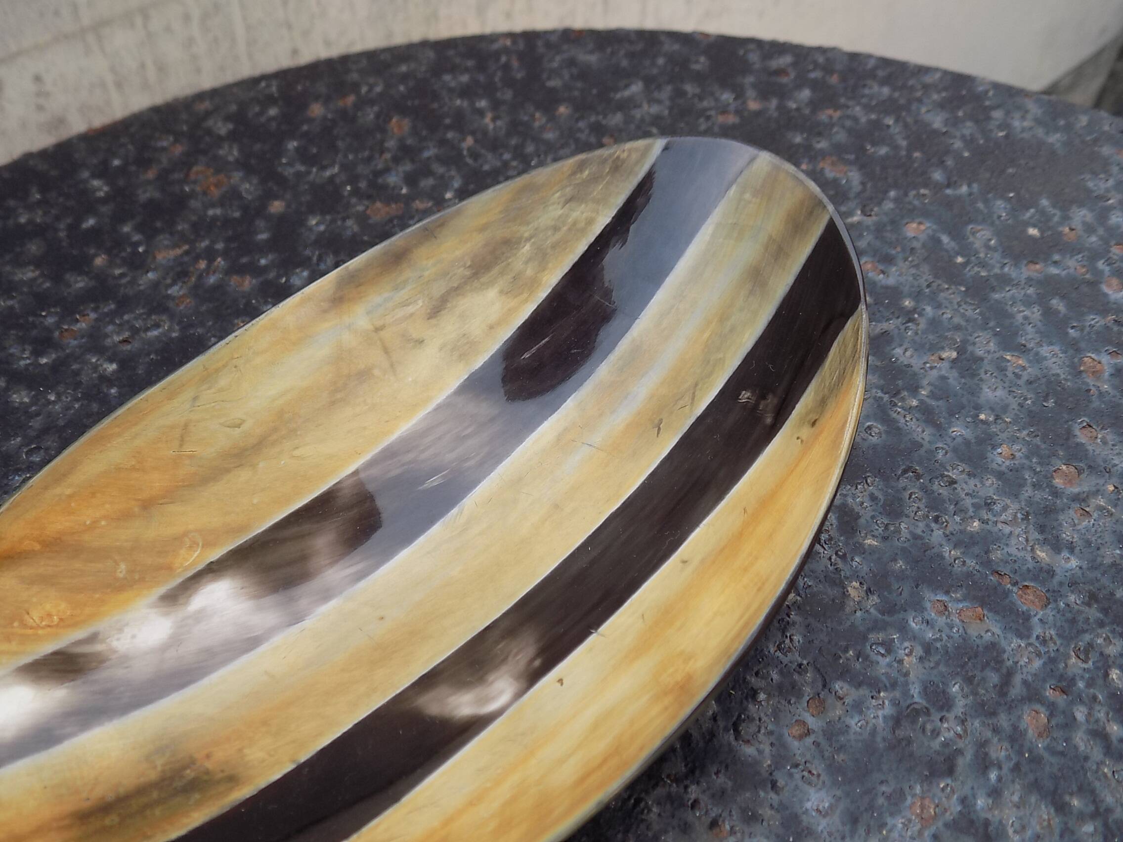 Imitation horn pocket emptier