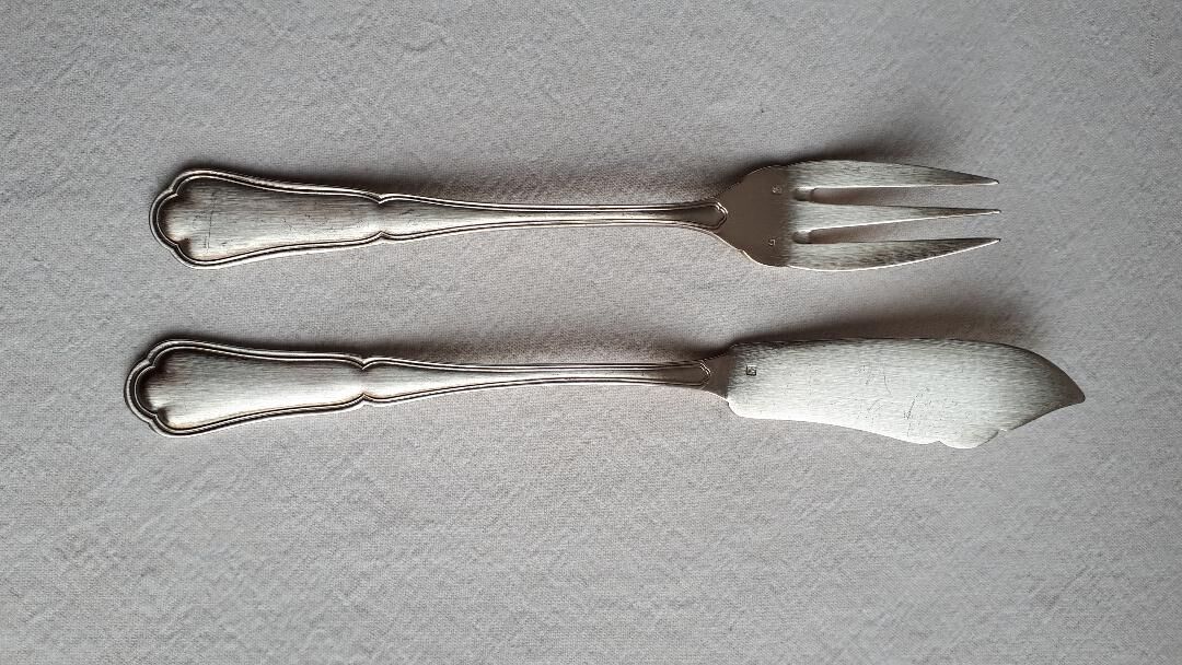6 silver metal fish cutlery