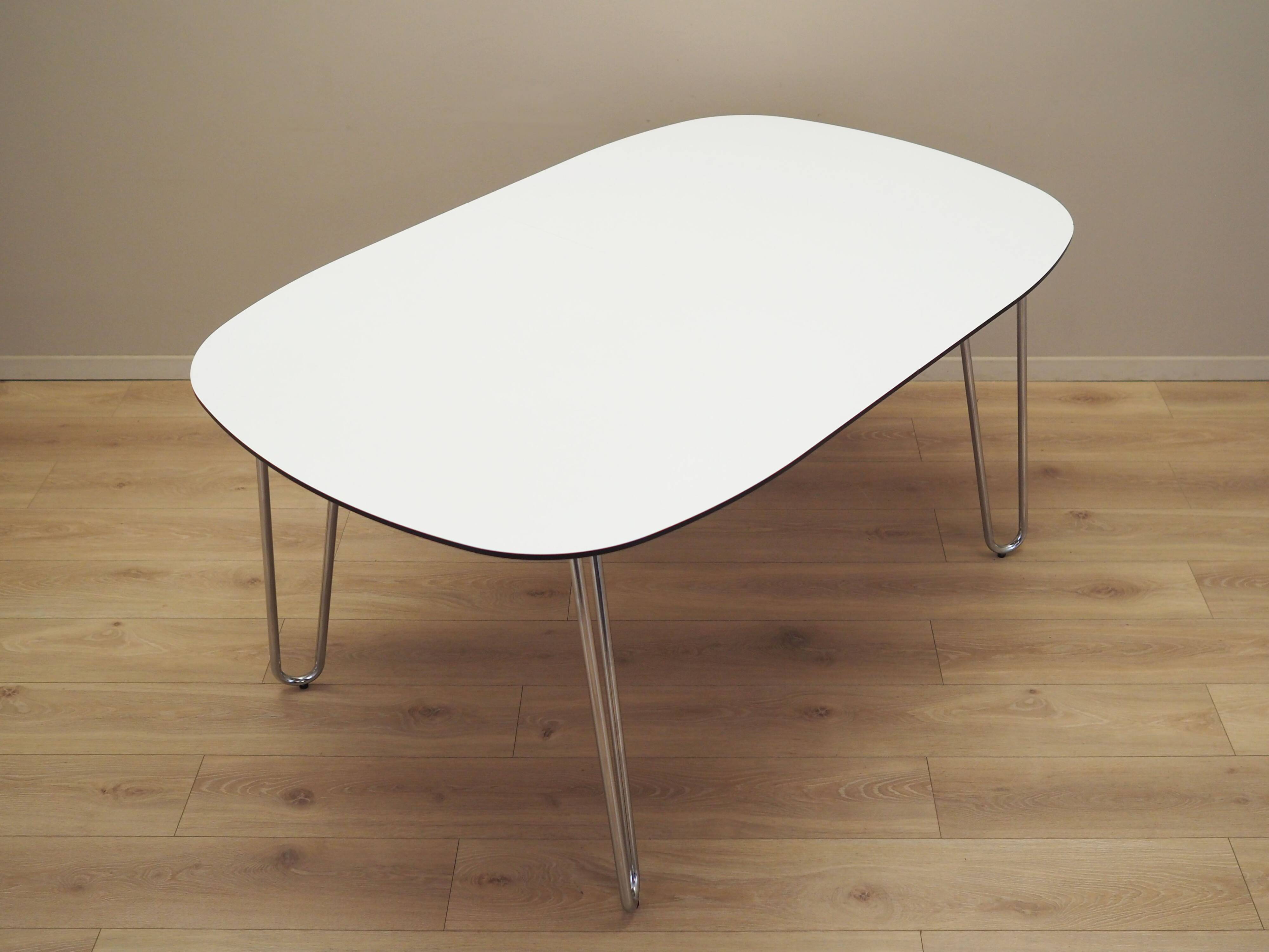 White table, Italian design, 1990s, production: Italy