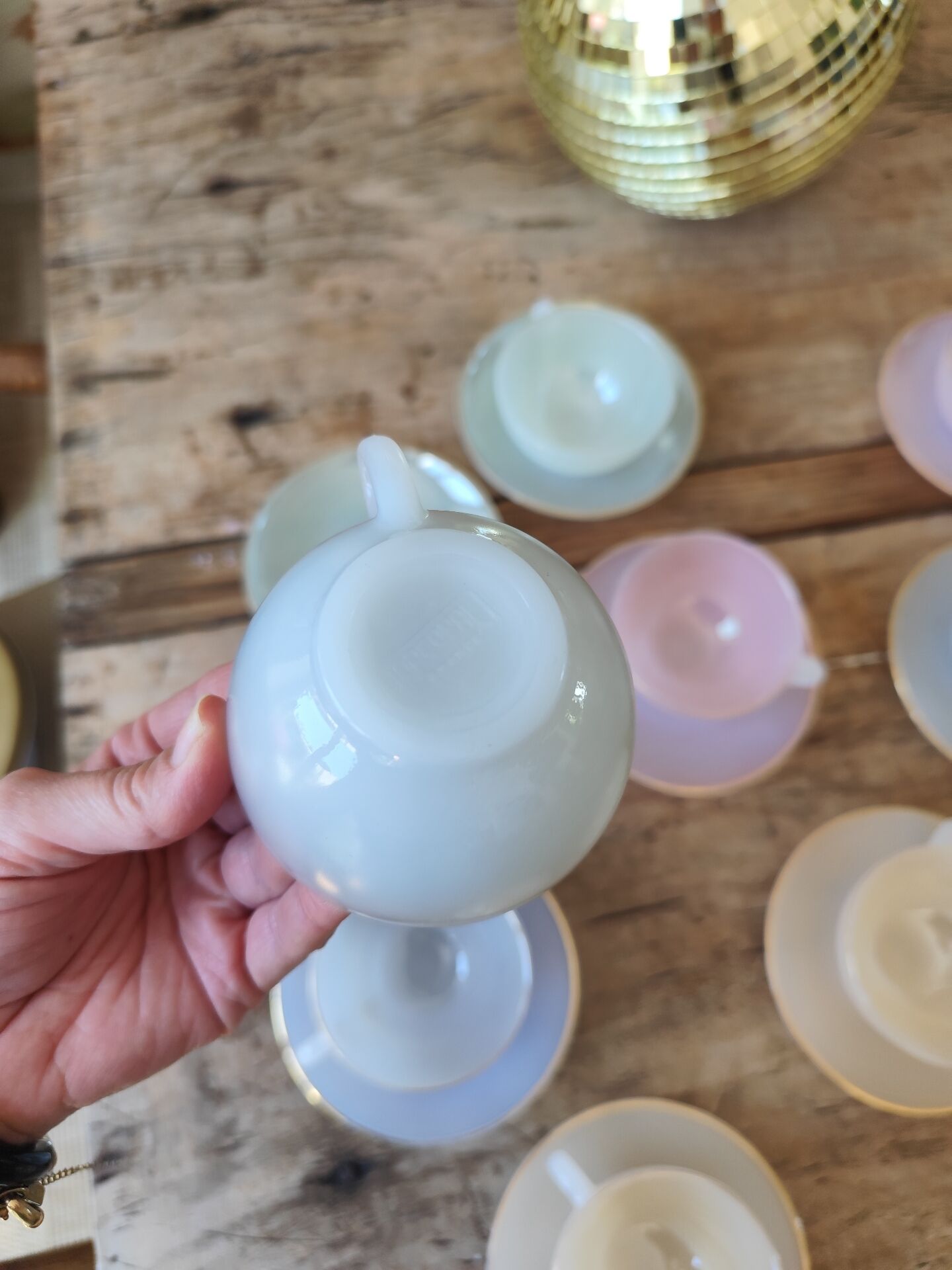 Arcopal service - 8 cups and saucers