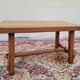 Table basse brutaliste en chêne clair