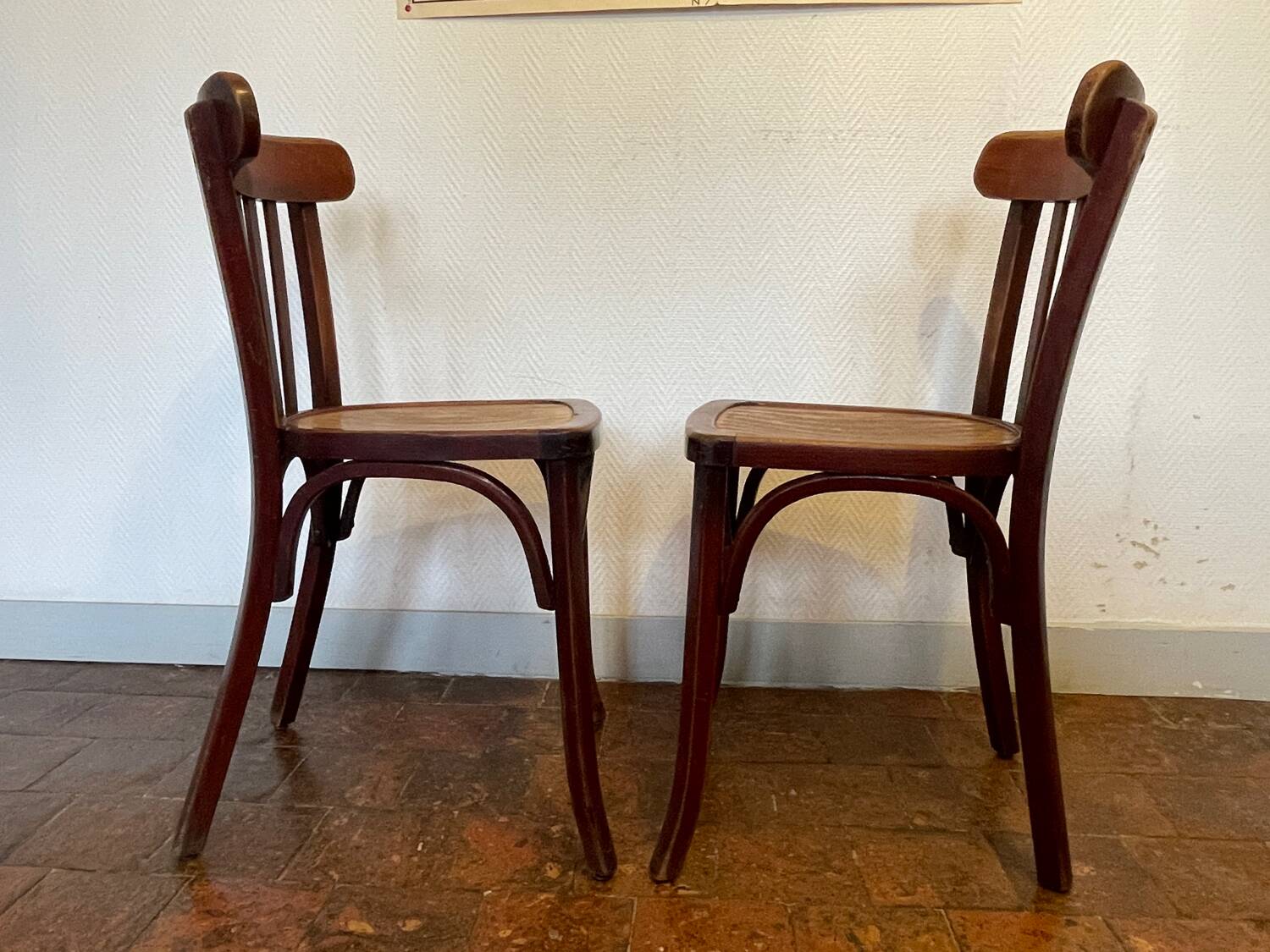 Chaises de bistrot Parisiennes