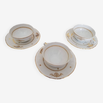 Set of 3 Berry high porcelain cups and saucers
