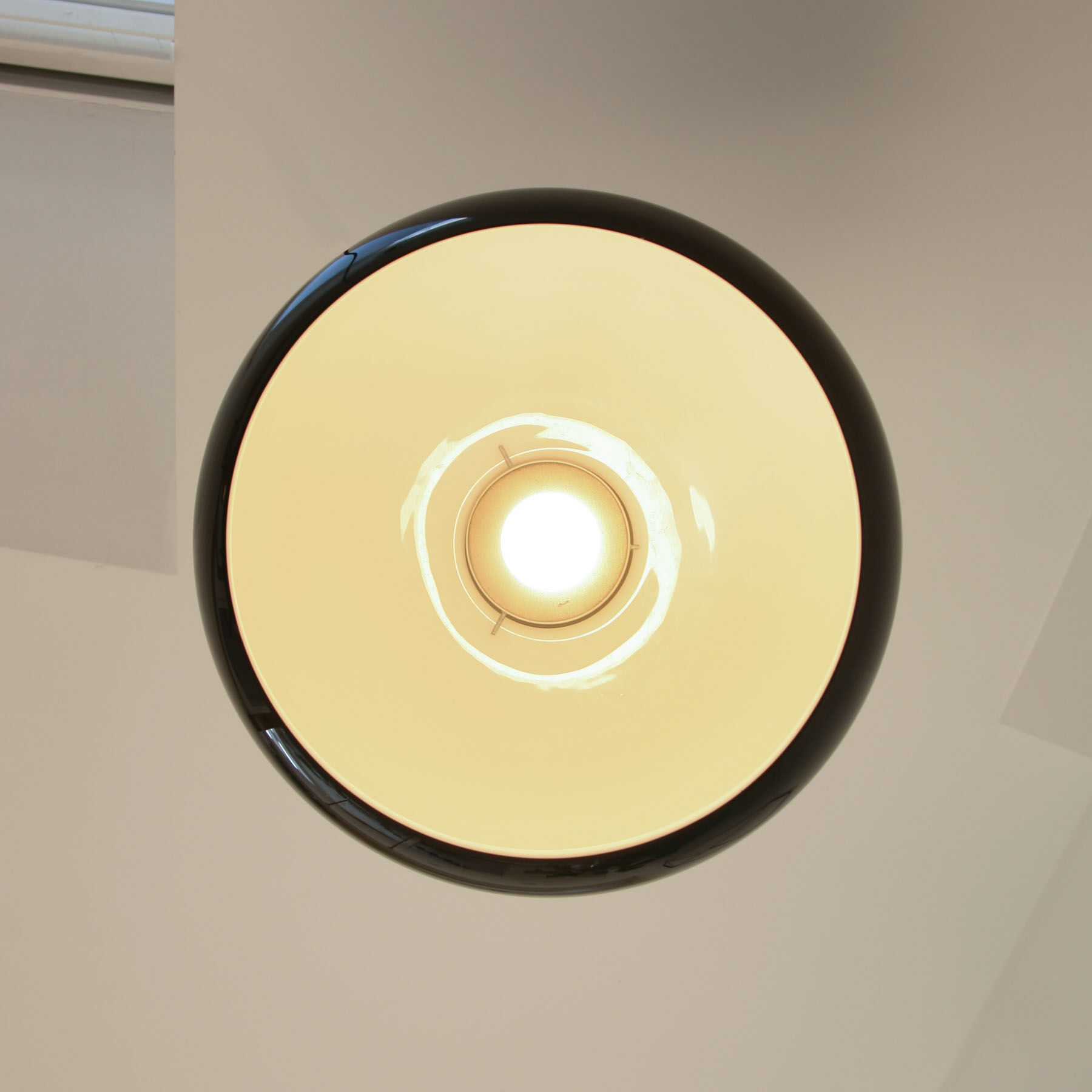 Suspension en verre noir