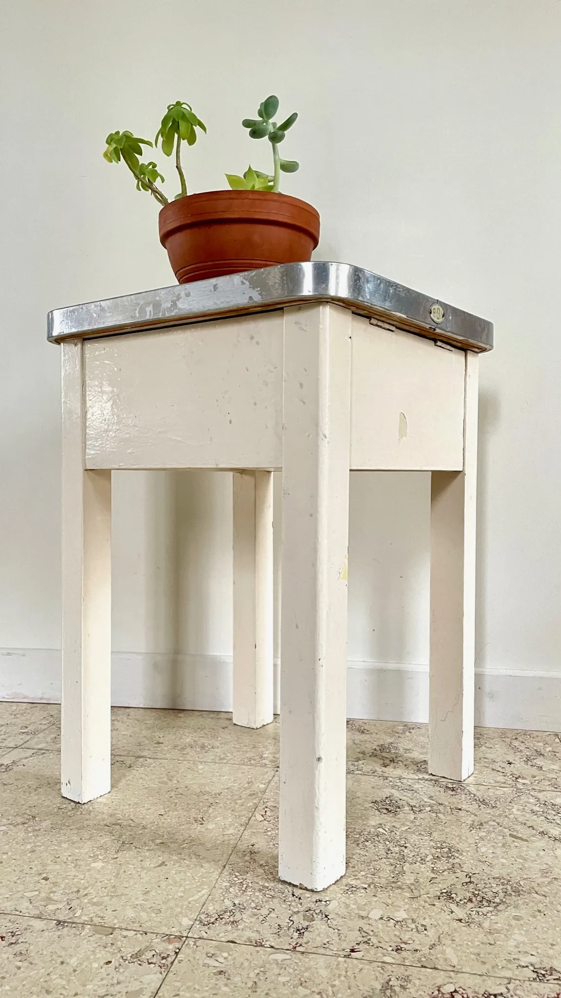 VINTAGE WOOD STOOL CHEST