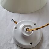 Conical suspension in white opaline