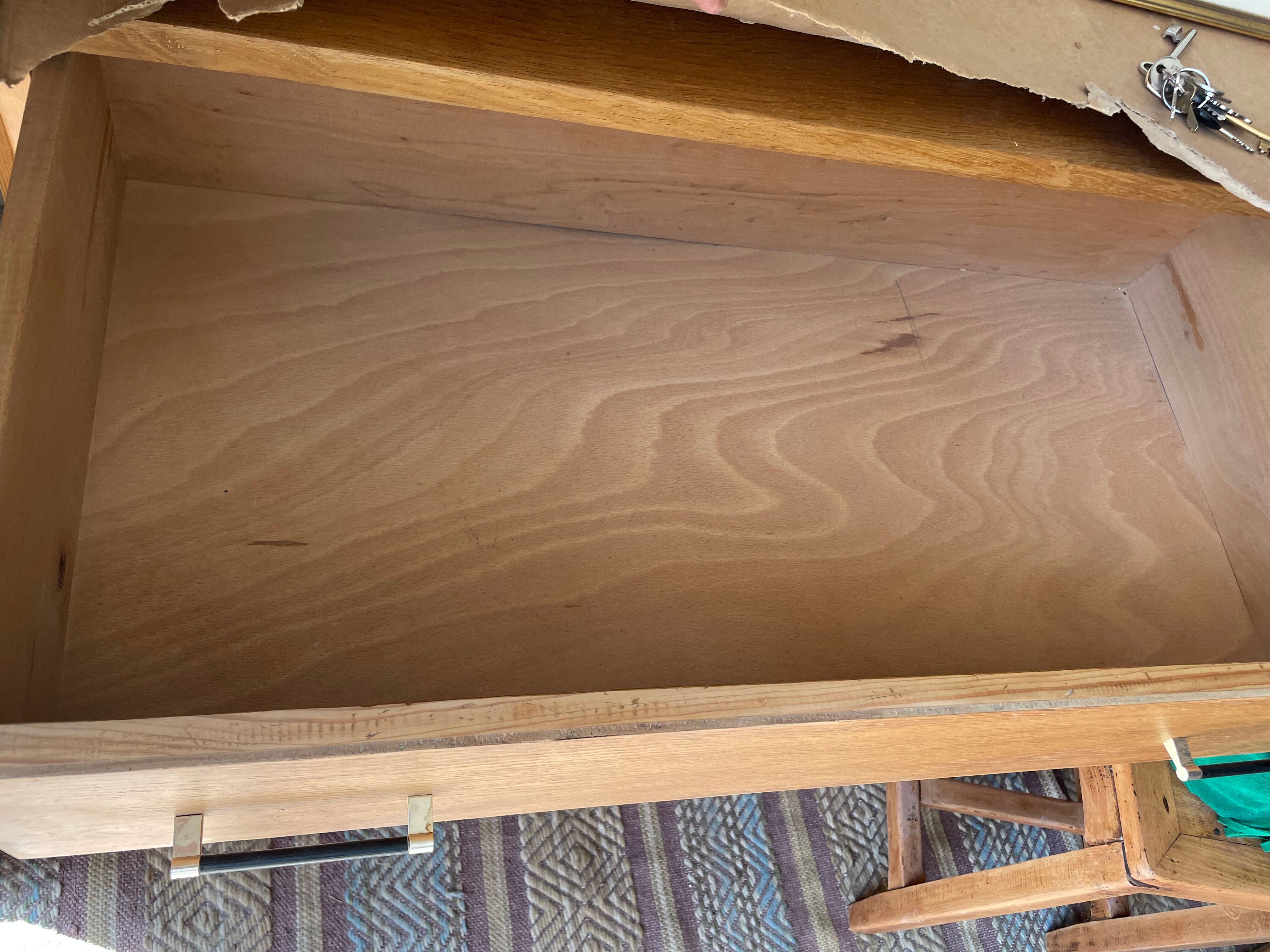 Chest of drawer compass feet