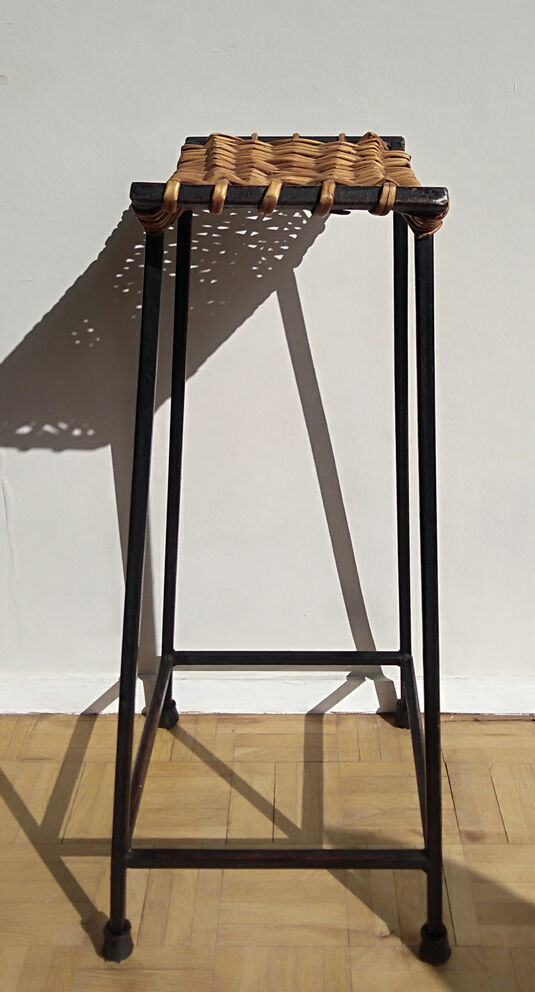 Tabouret haut en fer forgé et rotin, années 1950