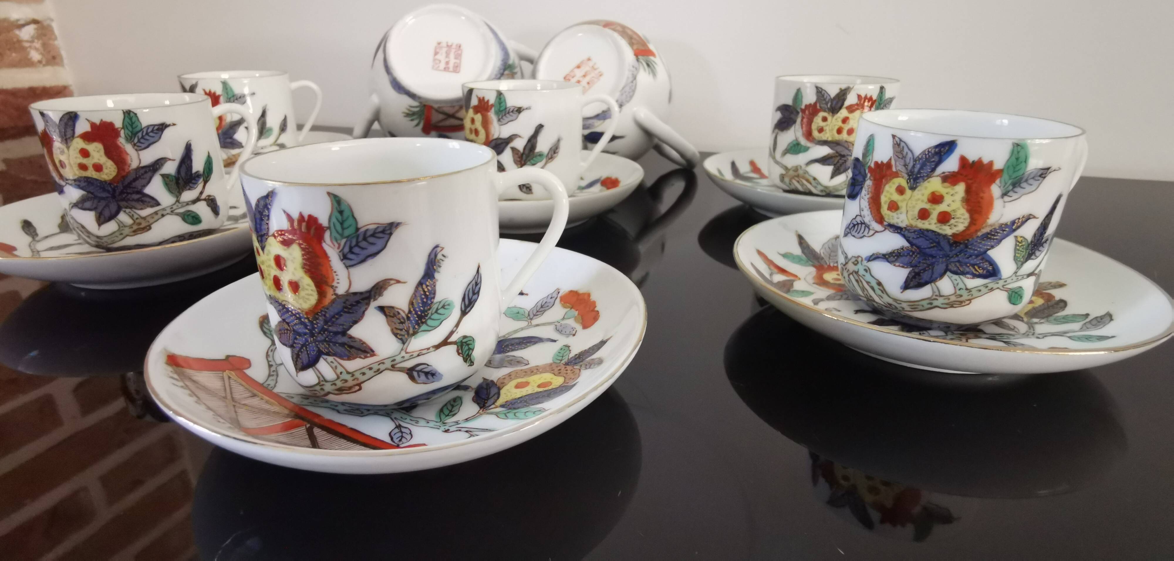 Set of 6 porcelain cups, 6 saucers, teapot and milk jug