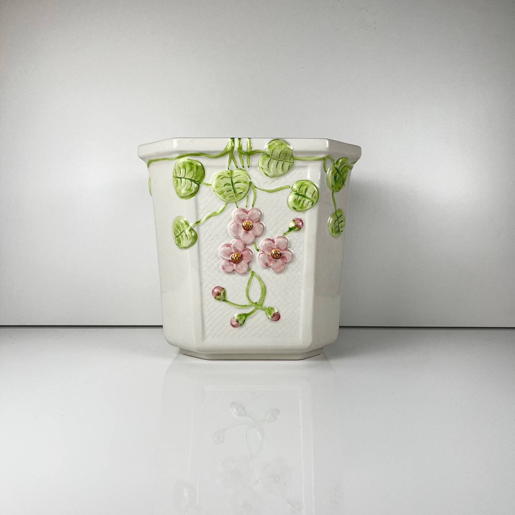 Cache-pot en barbotine, Martan, Portugal 1960-80