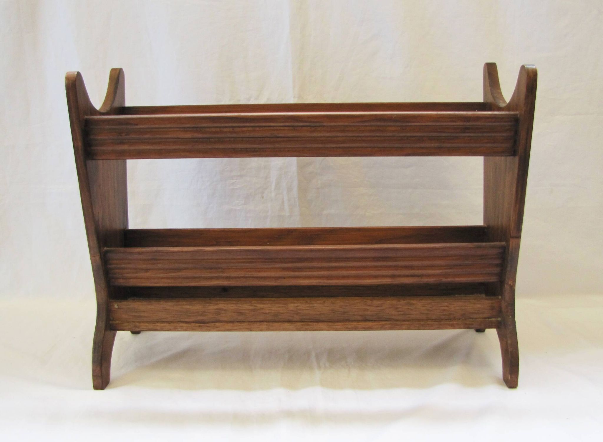 Porte-revues en bois