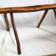 Banc brutaliste en bois d'arbre