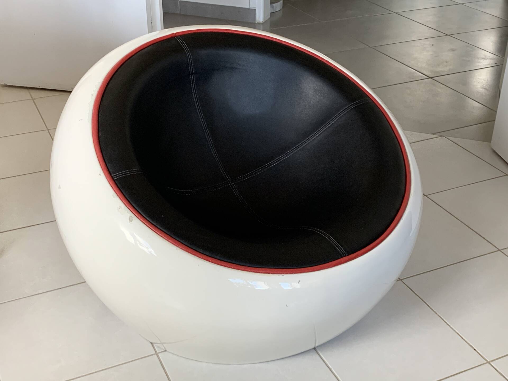 Egg Pod Ball Chair Space Age in fibreglass – 1960s/70s