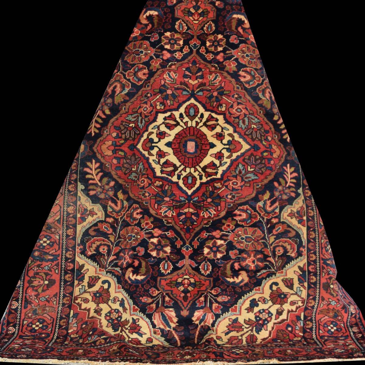 Persian Oriental rug Iran Lilian: 1.47 x 1.97 metres