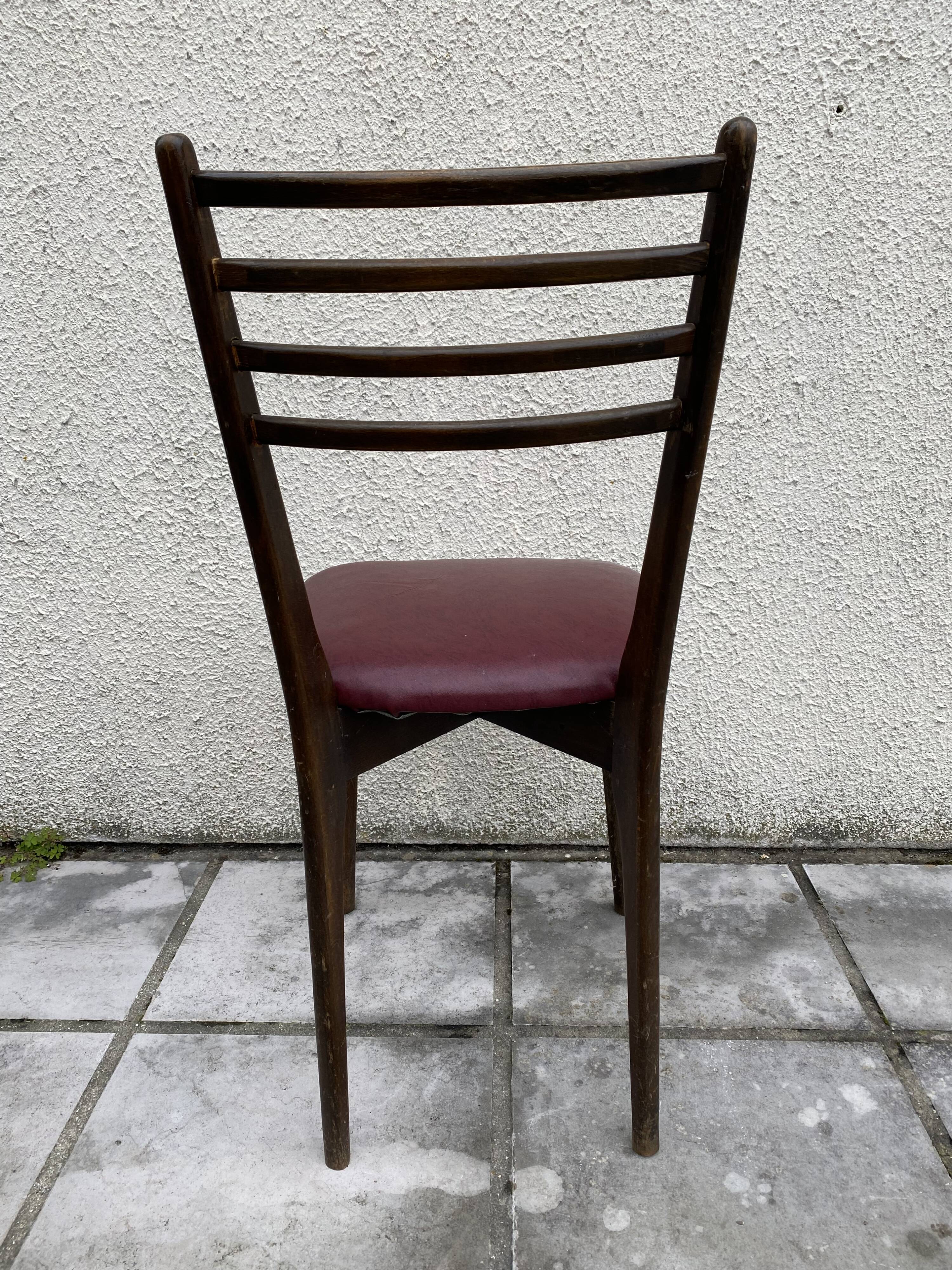 Set of 4 chairs from the 1960s with Scandinavian inspiration.