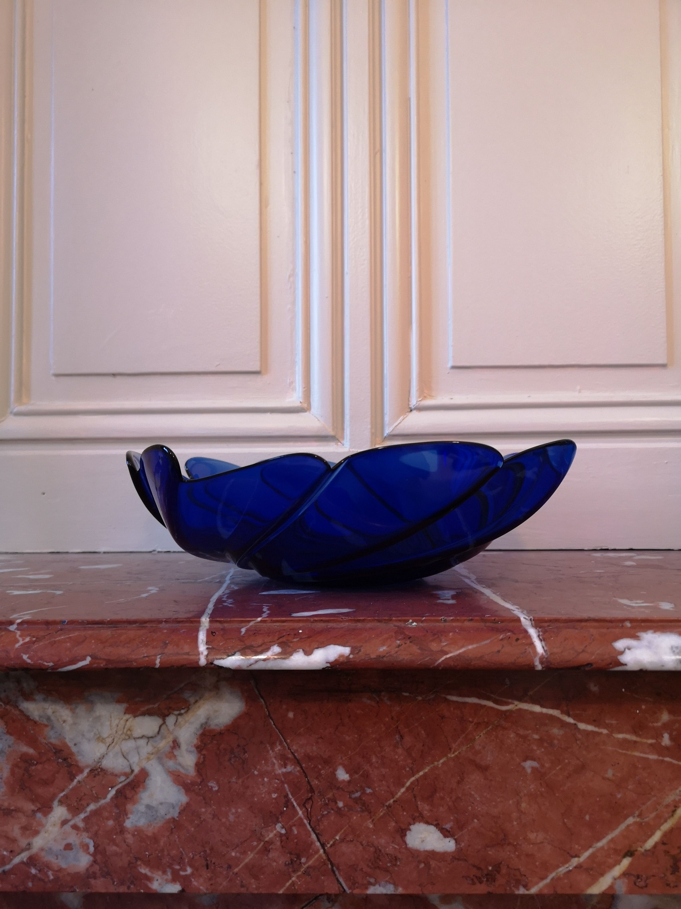 Beautiful large vintage cobalt blue glass bowl