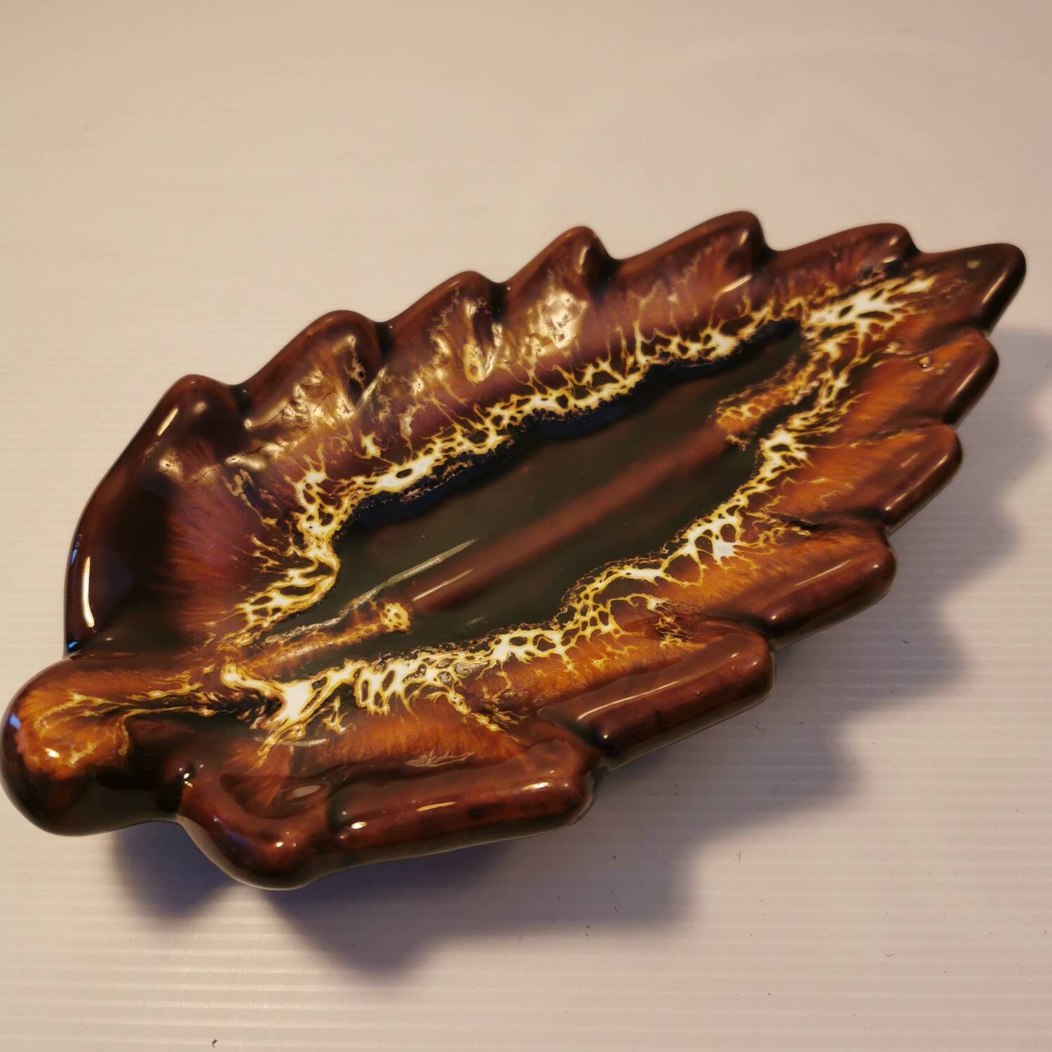 Vallauris, flat / leaf shape pocket