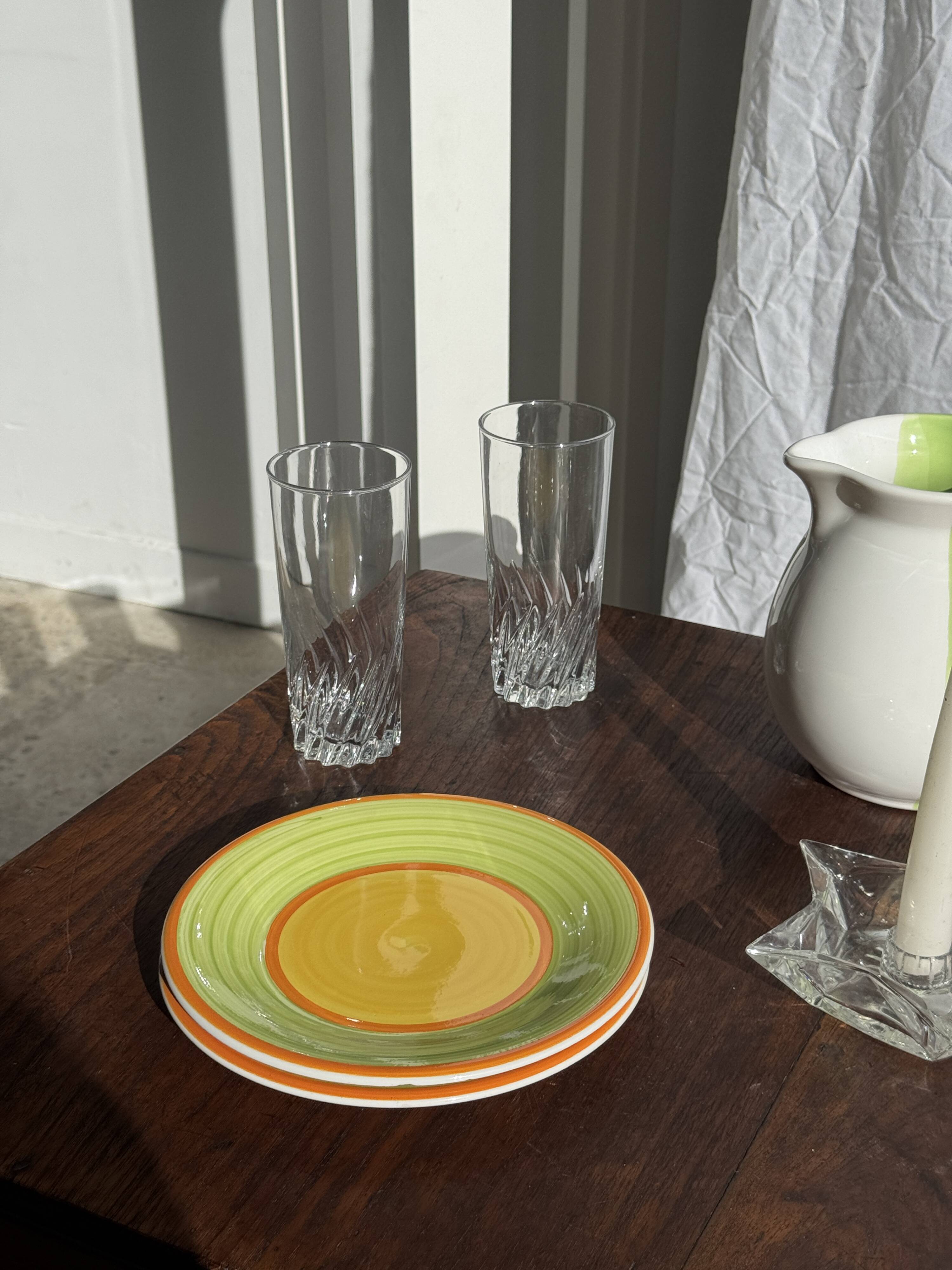 Set of 4 Italian ceramic plates in green, orange, and yellow splashes D20.