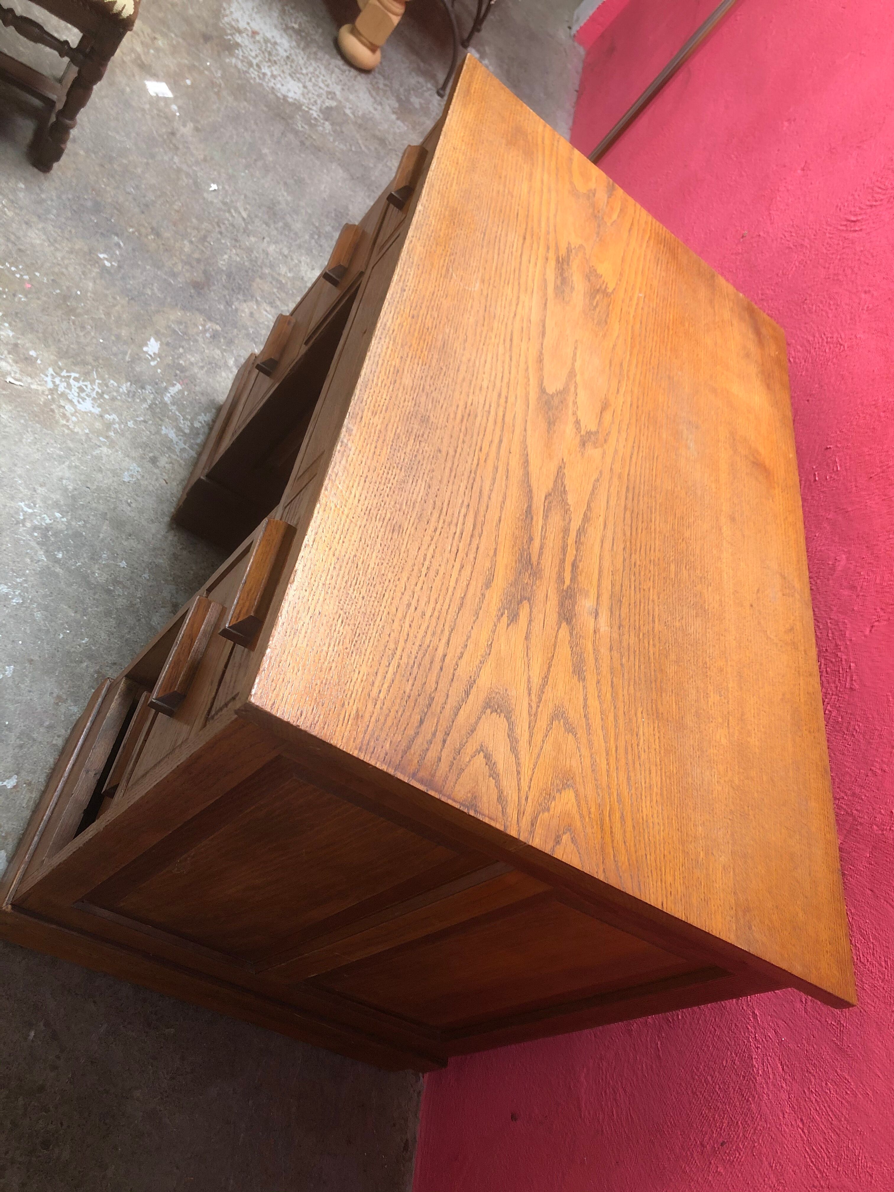 Bureau style administration vintage 1950