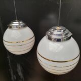 Paire de suspensions opaline