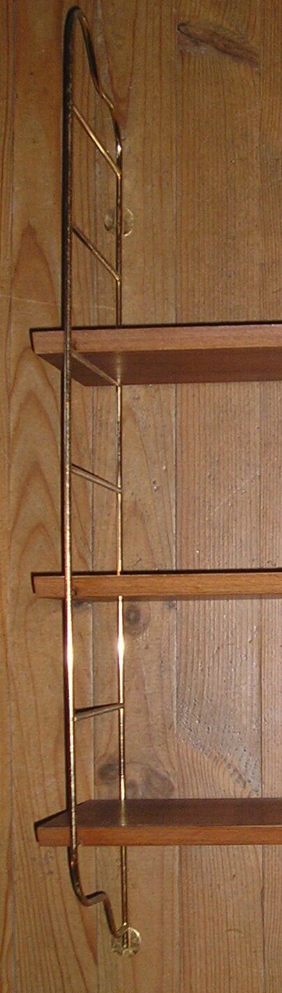 Etagère murale string bois-métal doré Nisse Strinning