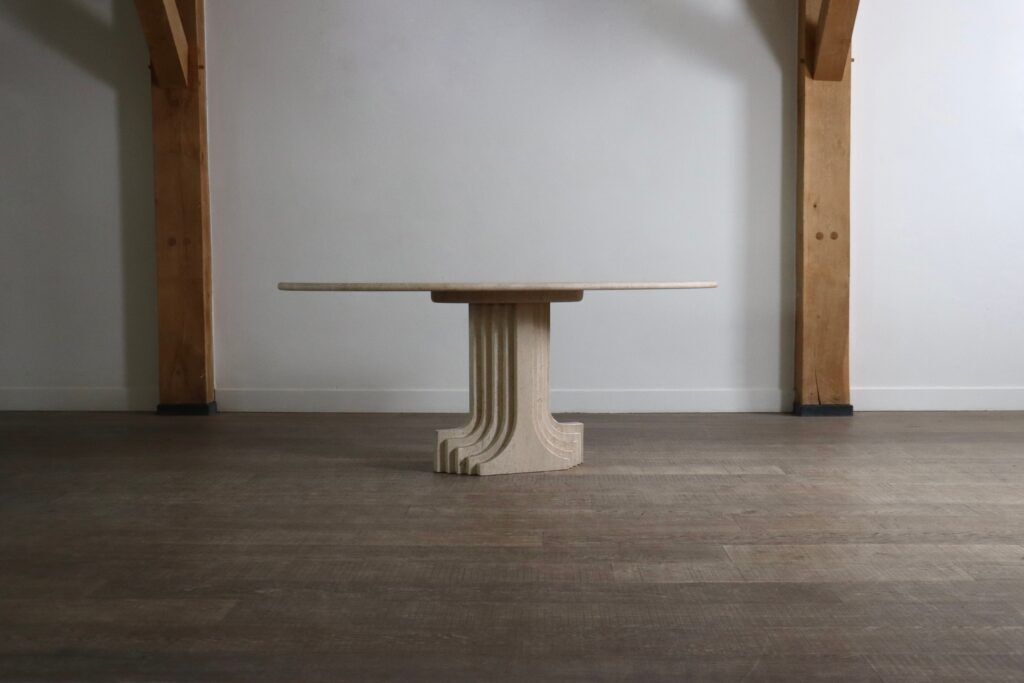 Table à manger ovale ‘Argo’ en travertin par Carlo Scarpa pour Simon Gavina, années 1970