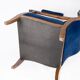 Fauteuils rembourré de velours bleu et d’acajou conçu par Frits Henningsen. La chaise est grande v
