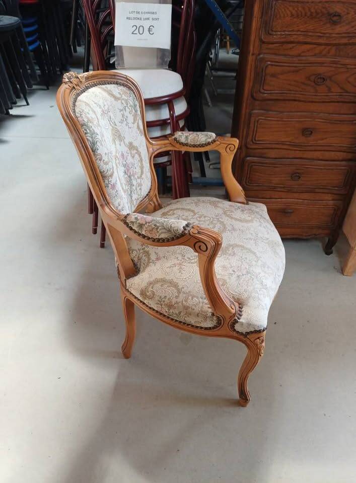 Fauteuil cabriolet de style Louis XV