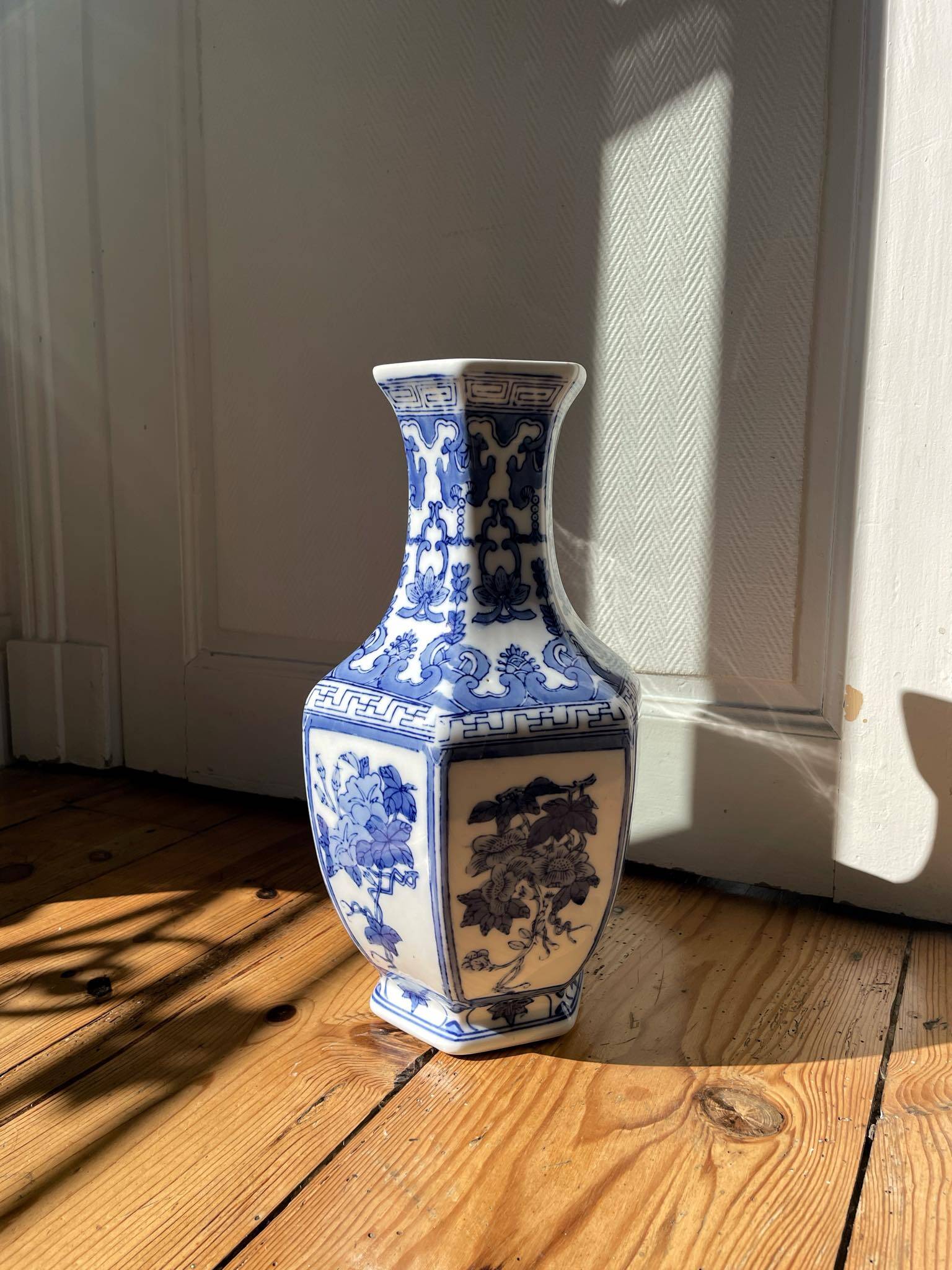 Chinese vase with vine decoration