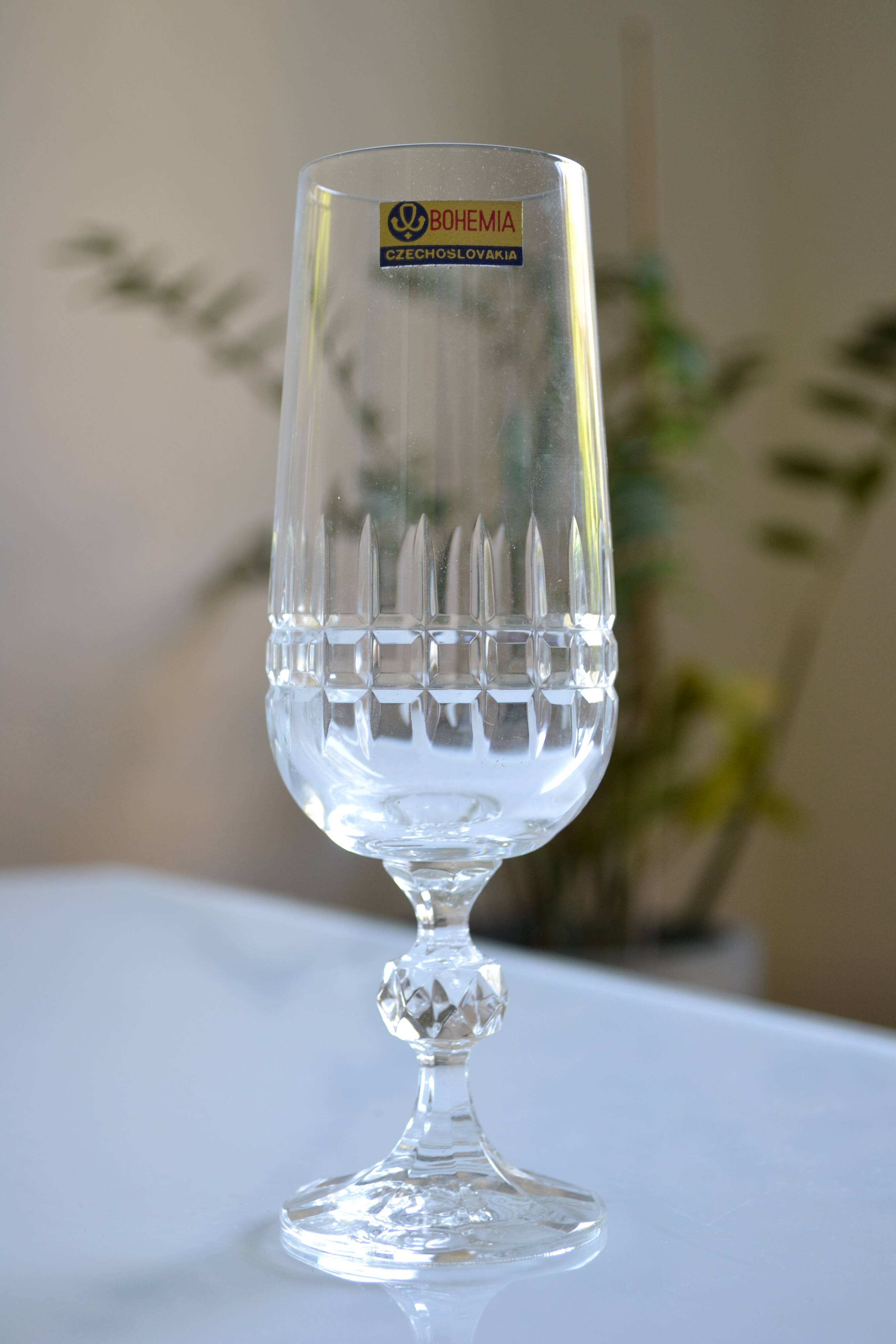 6 champagne flutes in Bohemian crystal Czechoslovakia