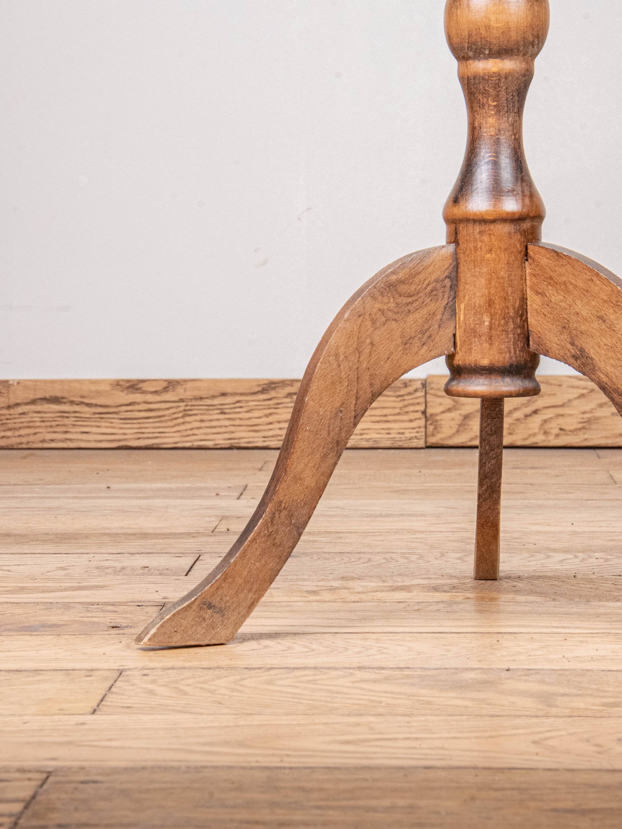 Antique pedestal table