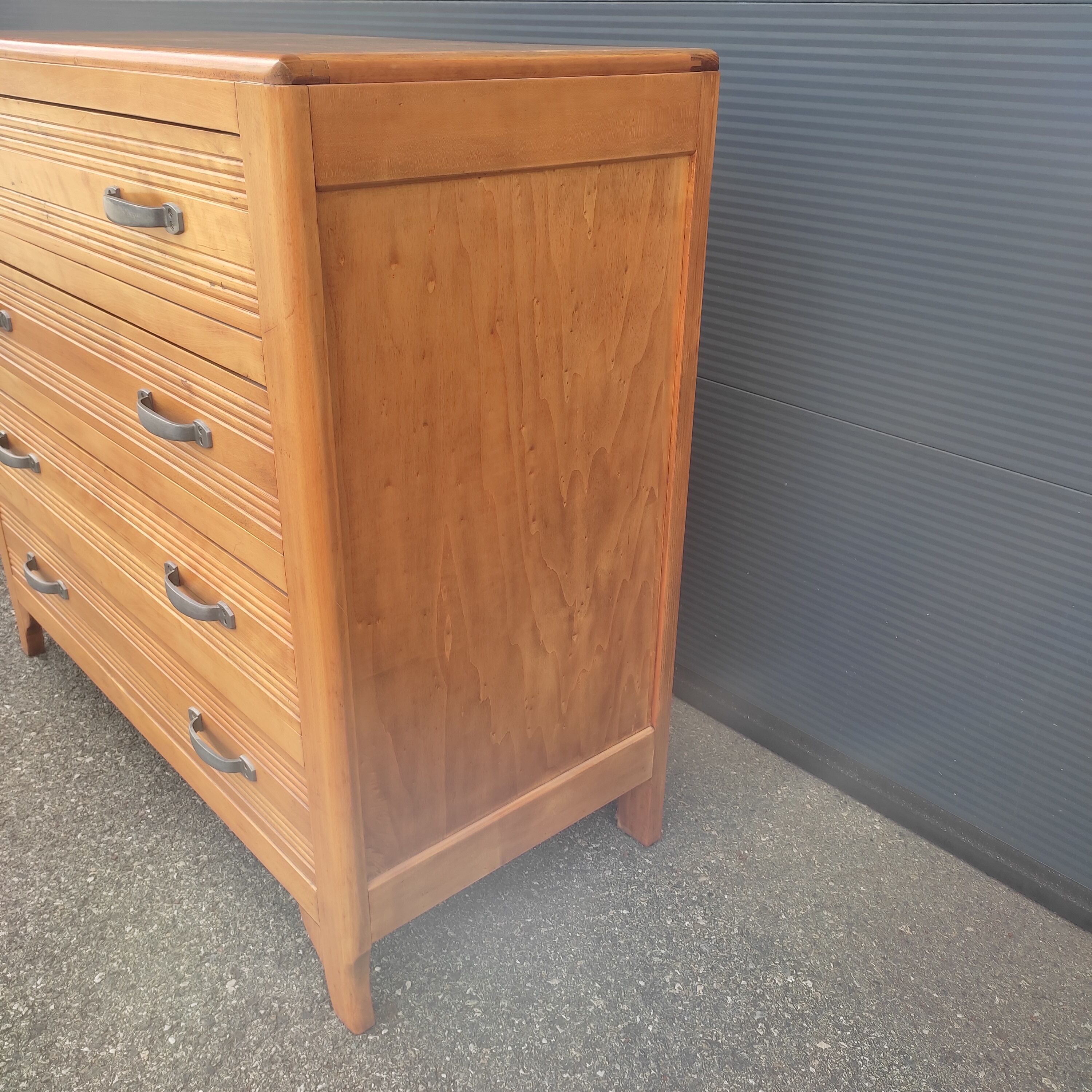 Vintage chest of drawers