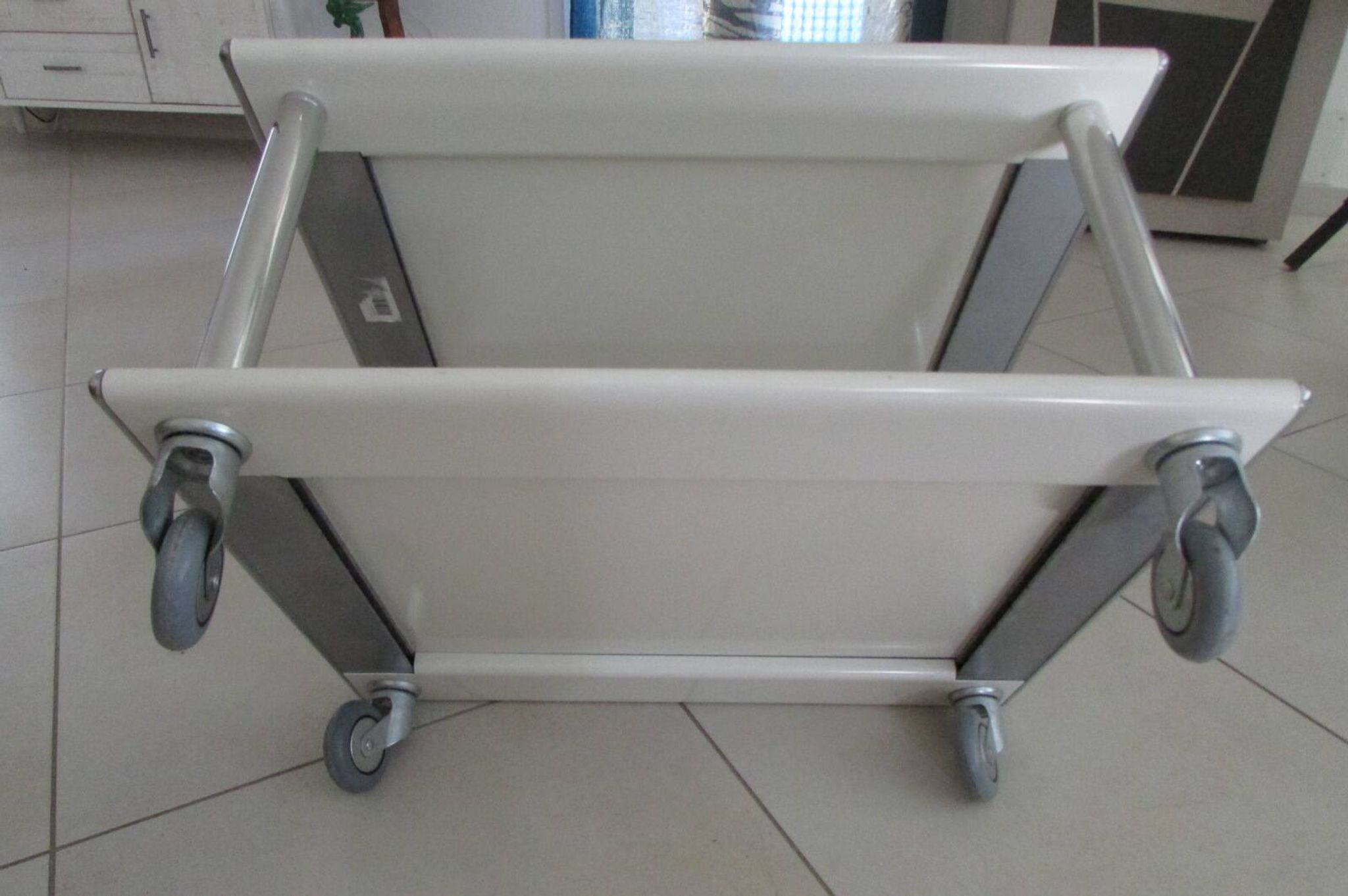 Table basse space age double plateaux en acier laqué blanc, France