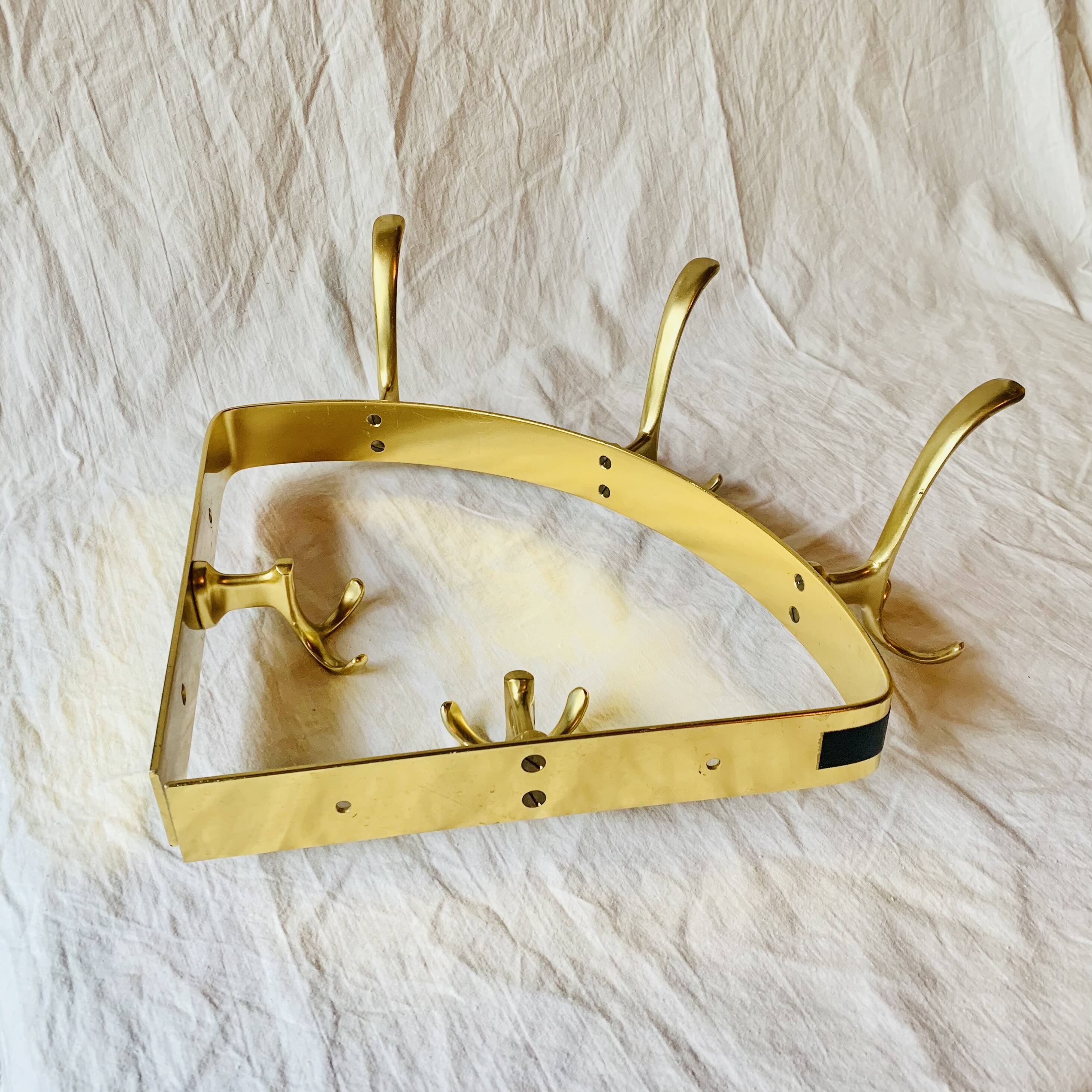 Antique gold aluminum corner wall coat rack