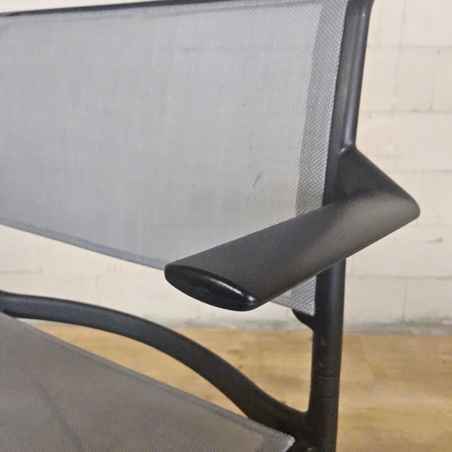 2x Wilkhahn Aline 230 chair with armrests (stackable)